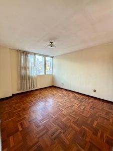 DEPARTAMENTO EN ALQUILER EN EL PTRADO! 4 DORMITORIOS + ESCRITORIO Imagem 8 de 9