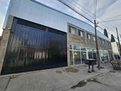 Depósito en Venta en Av. Pres. Arturo Illia 400, Villa Sarmiento