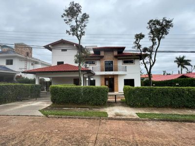 DISPONIBLE CASA AMOBLADA EN EL PARANA COUNTRY CLUB
