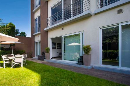  DISTRITO 4 – APARTAMENTO DE LUJO CON JARDÍN PRIVADO