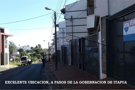 DUPLEX EN VENTA TOTALMENTE AMOBLADO, CON 4 HABITACIONES