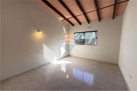 DUPLEX MODERNO A ESTRENAR ZONA COL SEK Foto 6 de 8