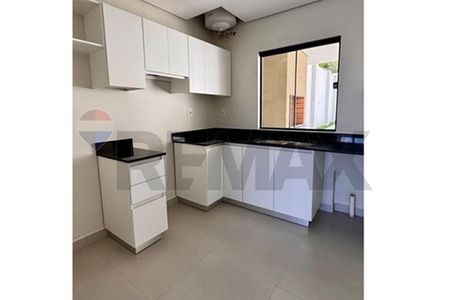 Dúplex Moderno en Venta en Lambaré: Espacio y Comodidad! Foto 5 de 10