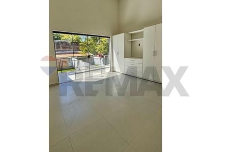 Dúplex Moderno en Venta en Lambaré: Espacio y Comodidad! Foto 8 de 10