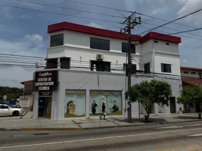 Edificio Comercial en Venta Sobre Avenida 1er Anillo Esq. Calle Charcas