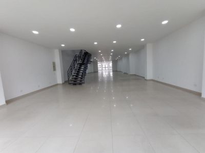 Edificio en arriendo Foto 2 de 30