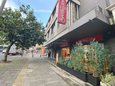 edificio en venta en el poblado. Cod V776157