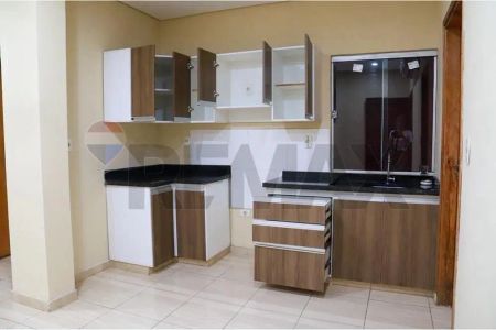 Edificio en venta en Lambaré Foto 6 de 16