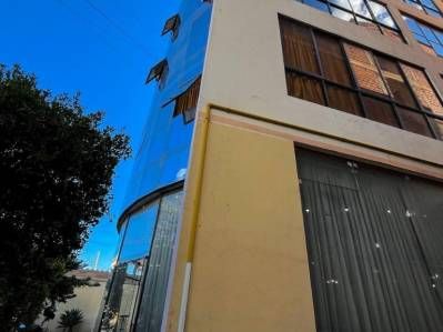 EDIFICIO EN VENTA -VIVIENDA Y COMERCIO Foto 3 de 11