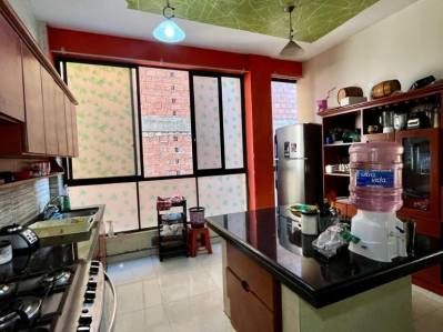 EDIFICIO EN VENTA -VIVIENDA Y COMERCIO Foto 5 de 11