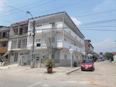  Edificio para comprar en Cali, Colombia Imagem 2 de 16