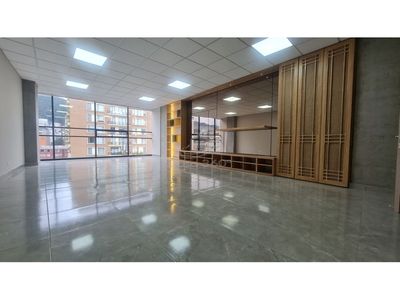En venta amplia y luminosa oficina en el Chico, en Bogota