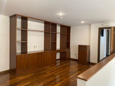 EN VENTA – AMPLIO DEPARTAMENTO DÚPLEX EN VILLA MORRA Foto 7 de 10
