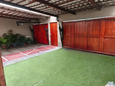 En Venta: Casa De 3 Pisos A Medio Metro Del Malecón Miraflores