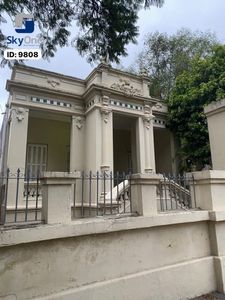 EN VENTA CASA DE ESTILO ITALIANIZANTE, PATRIMONIO NACIONAL sobre Mcal. López