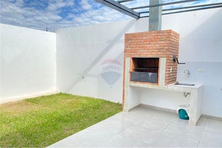 EN VENTA CASA EN BARRIO CERRADO- LUQUE . Foto 3 de 6