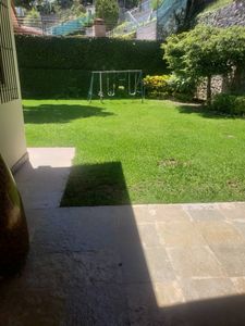 En Venta Casa En La Urbanización Prados Del Este, En Calle Cerrada.