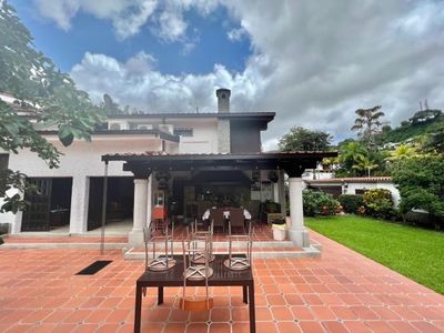 En Venta Casa En Prados Del Este, Calle Cerrada, Baruta.