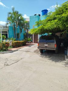 EN VENTA COMODA CASA EN EL C.R. LOS CORTIJOS DE ORIENTE, VIA ALTERNA, BARCELONA