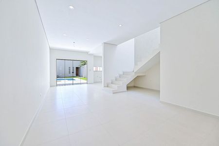 EN VENTA FINO DUPLEX CON PISCINA en San Lorenzo