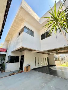 EN VENTA - Moderna Residencia en Lambaré – ¡Oportunidad Única!