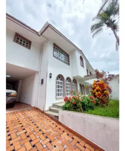 En Venta Quinta En Urb. Los Castores San Antonio De Los Altos