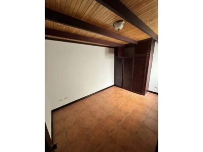 En Venta Trejos Montealegre Propiedad con Dos Apartamentos