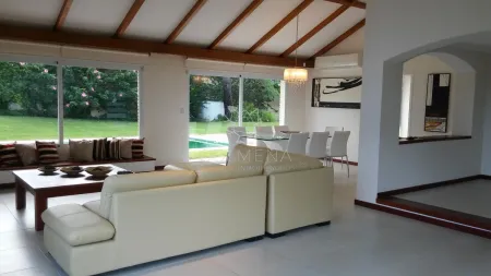 Encantadora casa para vivir todo el año!!