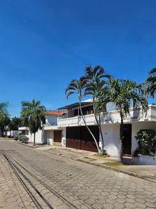 Entrando por Av. Roca y coronado 2do y 3er anillo