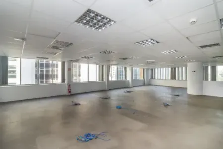 Escritório para Alugar no Centro com 790 m² de Área Útil Disponível Foto 1 de 28