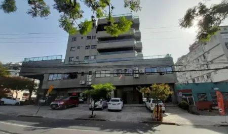 Escritório para Aluguel no Bairro Menino Deus com 44m² de Área Útil disponível