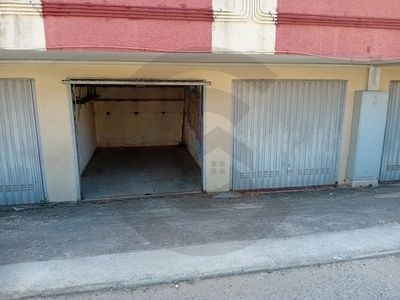 Estacionamento para comprar em Nossa Sra. de Fátima, Portugal