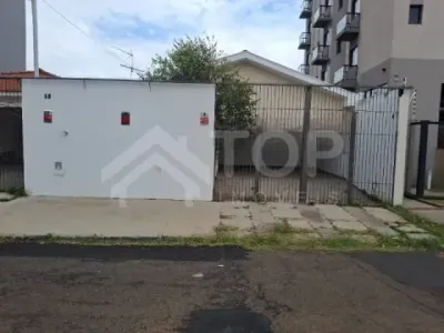 Excelente casa de 3 dormitórios no bairro Parque Arnold Schmidt