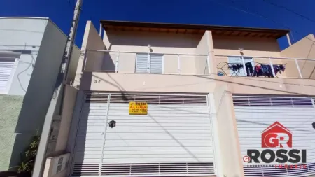 Excelente casa germinada no Santa Cruz