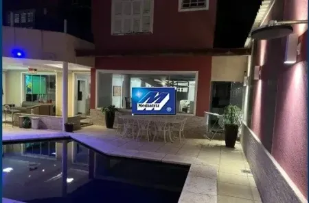 Excelente casa palmares.
