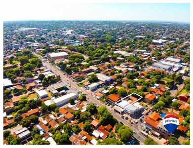 Excelente oportunidad de inversión!!! La propiedad se encuentra en el barrio Cuatro Mojone