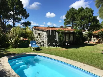 Excelente propiedad en alquiler a metros del mar!