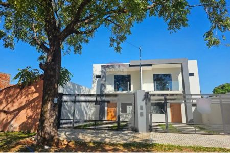 EXCLUSIVOS DUPLEX A ESTRENAR CON AMPLIO JARDIN    J.A.