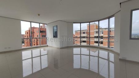 Fredxia Castillo Alquila Lujosa Oficina, Moderna Conectada A Planta Electrica, En Nueva Segovia, Este De Barquisimeto # 25-15130 Foto 1 de 30