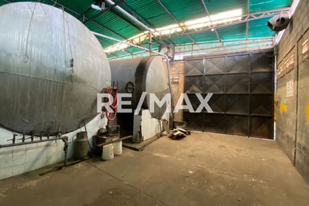 Galpón en Alquiler 82B con Av. 9, Remax Millenium Foto 5 de 5