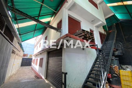 Galpón en Alquiler 82B con Av. 9, Remax Millenium Foto 3 de 5