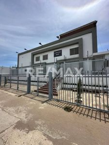 Galpón en Alquiler Av. La Limpia, Remax Millenium