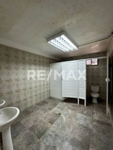 Galpón en Alquiler Av. La Limpia, Remax Millenium Picture 10 of 10