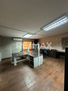 Galpón en Alquiler Av. La Limpia, Remax Millenium Picture 5 of 10