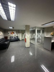 Galpón en Alquiler Av. La Limpia, Remax Millenium Picture 4 of 10