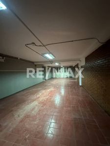 Galpón en Alquiler Av. La Limpia, Remax Millenium Picture 9 of 10