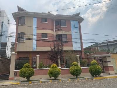 Garzonier amoblado sector asilo Achumani