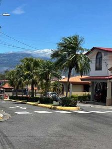  Heredia San Francisco condo  Las Marias 5 dor exc mantenimiento piscina