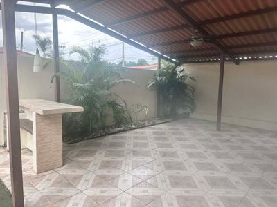  Hermosa casa en Brisas del golf