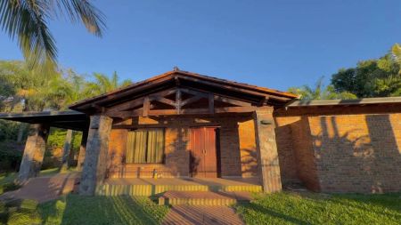 HERMOSA CASA EN VENTA CON PISCINA